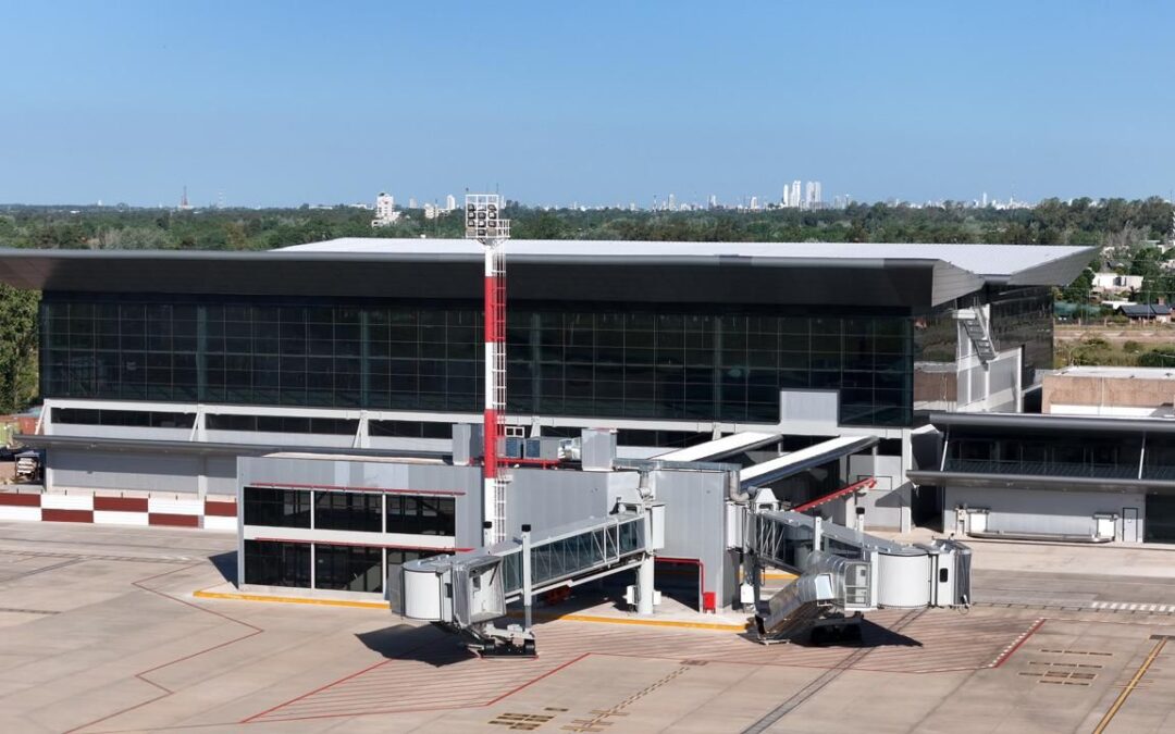 El aeropuerto de Rosario retoma los vuelos comerciales tras la reapertura de su pista