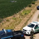 Avioneta narco en Santa Fe: dos pilotos bolivianos detenidos, cocaína secuestrada y autos incendiados